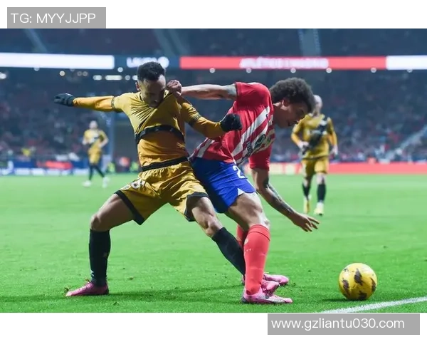 足球明星在比赛中的精彩瞬间高清图片展示与分析